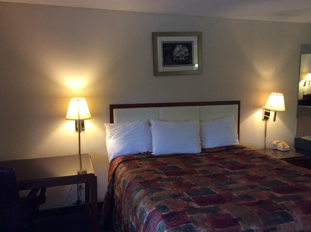 Days Inn By Wyndham York Alabama Exteriör bild
